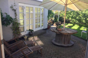 Charmerende byhus i Præstø centrum, Præstø